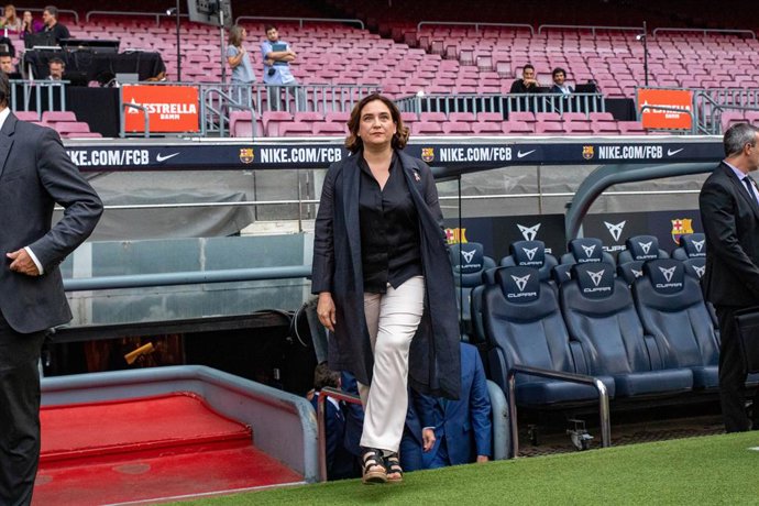 L'alcaldessa de Barcelona, Ada Colau, en el Camp Nou abans de participar en els Premis Pimes de Pimec