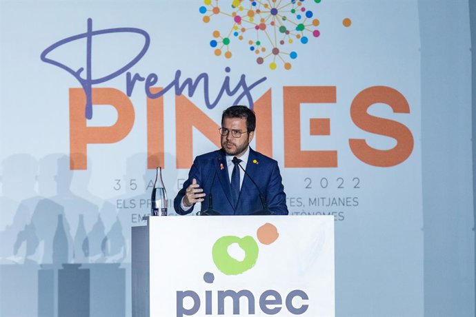 El president de la Generalitat, Pere Aragons, en la seva intervenció durant els Premis Pimes de Pimec en el Camp Nou de Barcelona