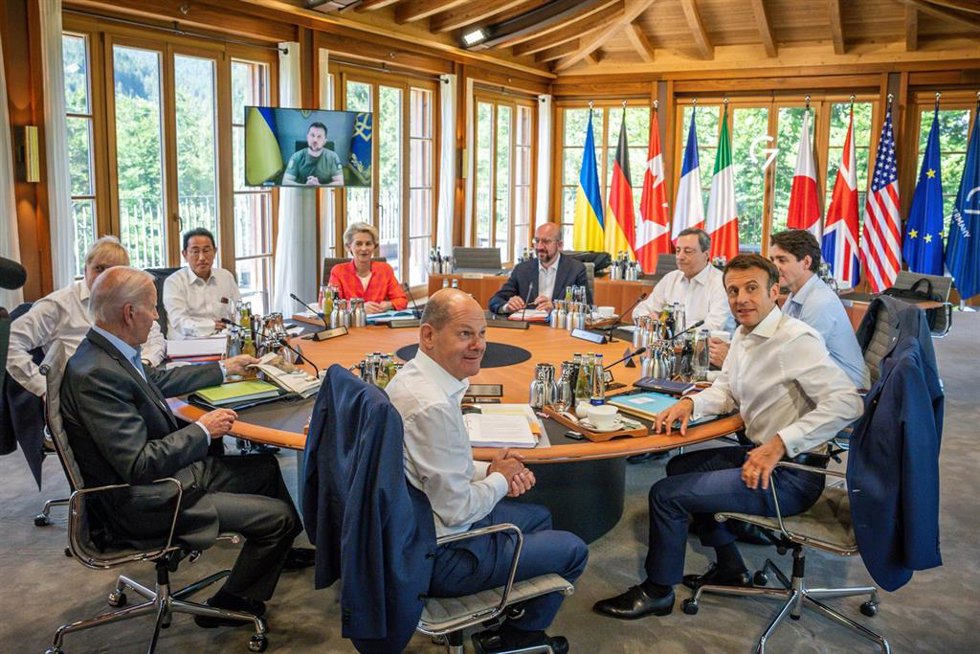 27 June 2022, Bavaria, Elmau: (L-Clockwise) US President Joe Biden, Uk Prime Minister Boris Johnson, Japanese Prime Minister Fumio Kishida, European Commission President Ursula von der Leyen, European Council President Charles Michel, Italian Prime Mini