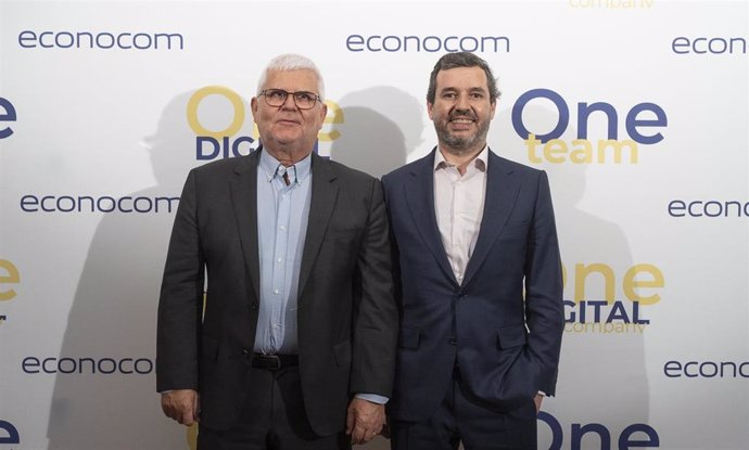 De izquierda a derecha: el director general y socio fundador de Semic, Óscar López y el director general de Econocom España, Carlos Pérez-Herce.