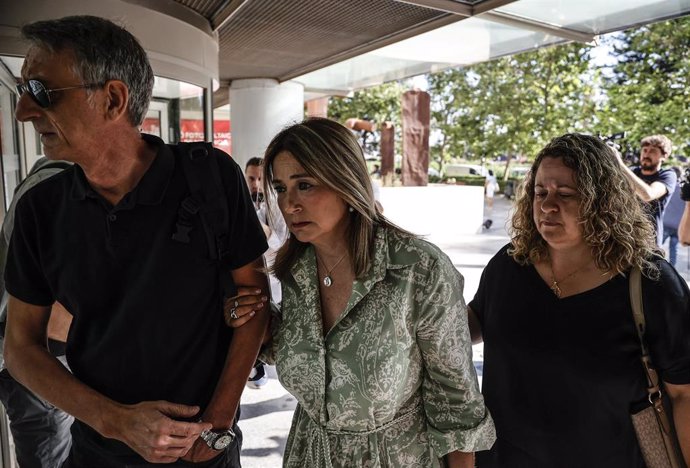 Marisol Burón, madre de Marta Calvo, y su padre, acuden al juicio