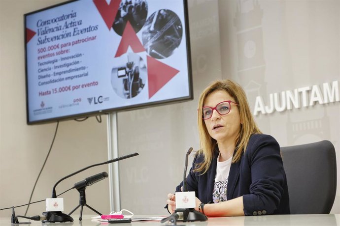 Archivo - La concejala de Emprendimiento e Innovación Económica en Valncia y presidenta de Valncia Activa, Pilar Bernabé, durante la rueda de prensa.