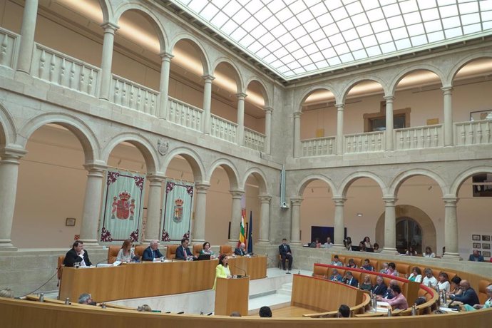 Vista general de la primera sesión del Debate sobre el Estado de la Región, en el Parlamento de La Rioja, a 22 de junio de 2022, en Logroño, La Rioja (España). 