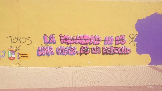 Unidas Podemos-Izquierda Unida de El Casar denuncia los actos vandálicos cometidos contra el mural Feminista por la igualdad.