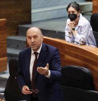 Podemos e IU cargan contra el Gobierno al que acusan de responder a intereses empresariales con la ley Ambiental