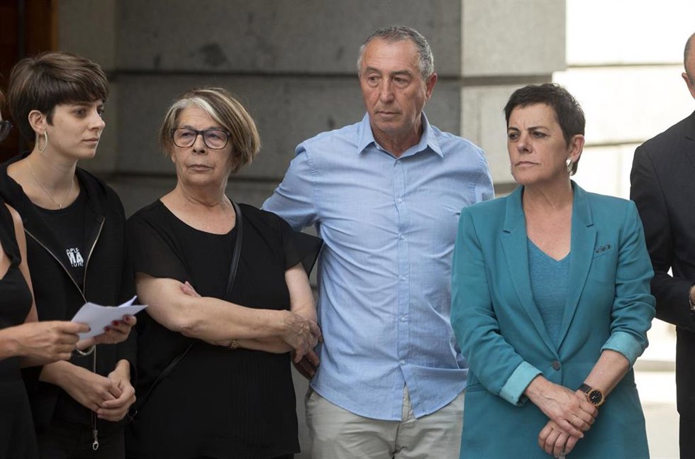 (I-D) La diputadas de ERC, Marta Rosique; la diputada de Más País-Verdes Equo Inés Sabanés; el portavoz de Compromís en el Congreso, Joan Baldoví y la portavoz de EH Bildu en el Congreso, Mertxe Aizpurua