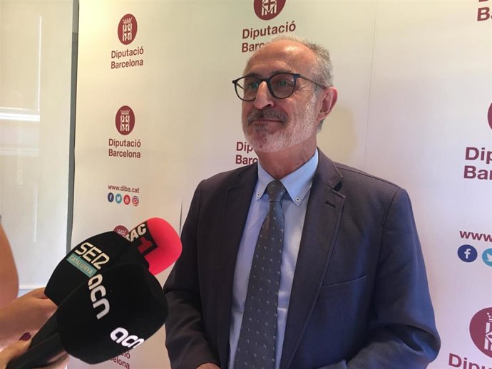 El diputado de Educación de la Diputación de Barcelona, Josep Monrs