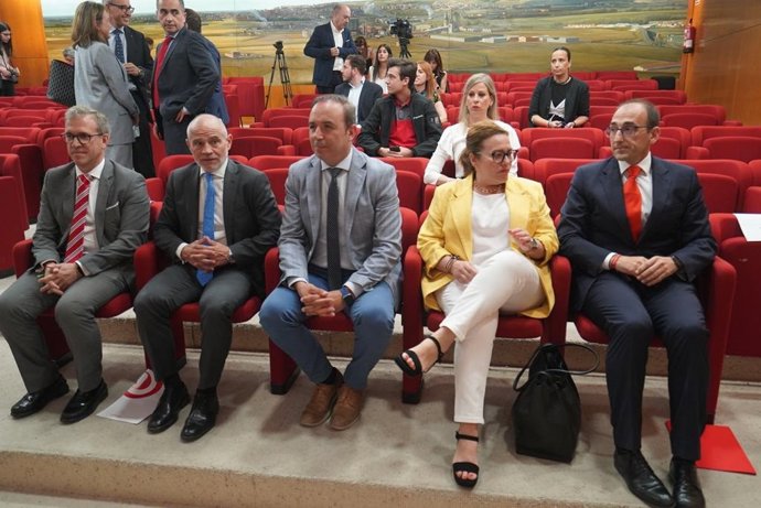 Autoridades presentes en la entrega de los premios Pyme del Año 2022.