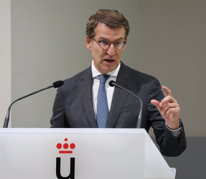 El presidente del PP, Alberto Núñez Feijóo, interviene durante la segunda jornada del curso de verano 'Nuevos retos para autónomos y emprendedores', en la Universidad Rey Juan Carlos, a 28 de junio de 2022, en Madrid (España). La jornada cuenta con el c