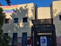 Almeida y Villacís niegan "guerra de banderas" después de que Cs haya colocado la arcoíris en sus Juntas y el PP no