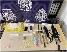 Droga, dinero y objetos intervenidos en una operación policial