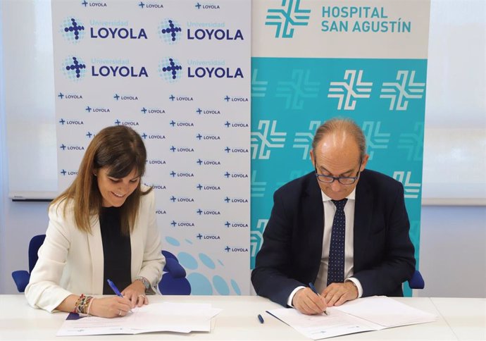 Firma de un convenio de colaboración entre Hospital San Agustín y Universidad Loyola.