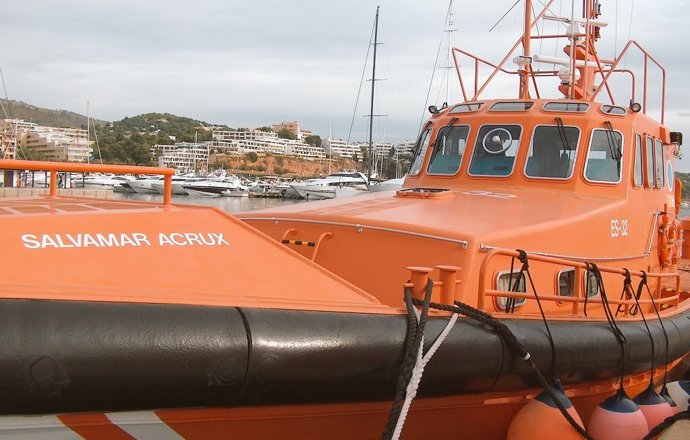 Embarcación Salvamar Acrux.