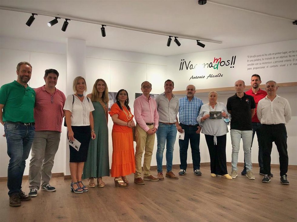 1 Nota Y 2 Fotos Junta (Exposición Vacunas Covid)