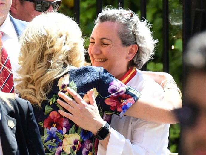 JILL BIDEN COME JUNTO A SUS NIETOS EN EL QÜENCO DE PEPA