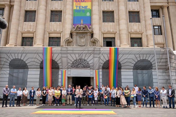 Lectura del manifiesto LGTBIQ+ en el Cabildo de Tenerife