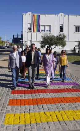 Inauguración de Paso de Peatones por la Diversidad de la Universidad de Huelva.