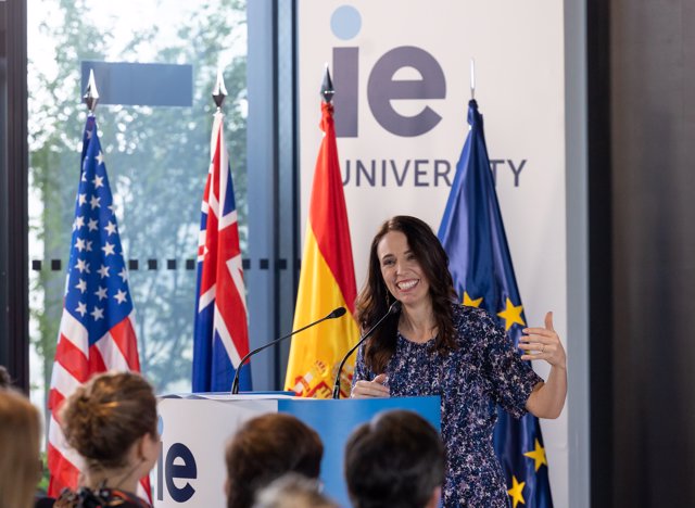 La primera ministra de Nueva Zelanda, Jacinda Ardern, durante su intervención en la convención Tech4Democracy, en Madrid