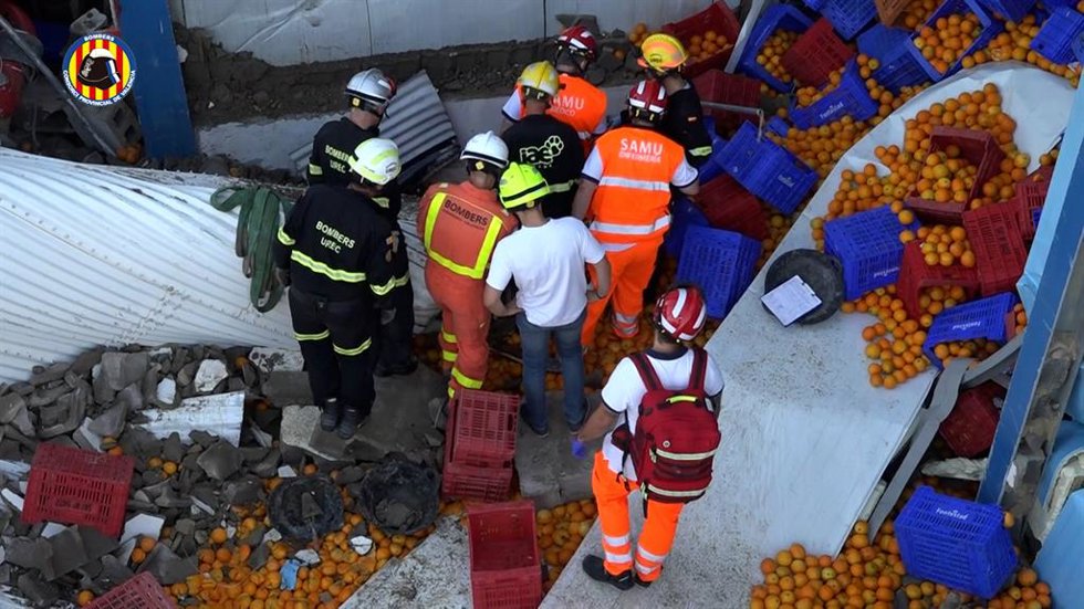 Localizan sin vida al trabajador desaparecido tras derrumbarse un depósito