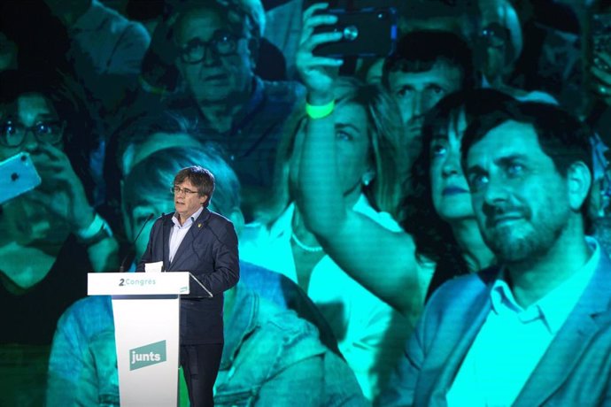El expresidente de la Generalitat, Carles Puigdemont, interviene durante el Congreso de su partido, en el Espace Jean Carrere,  a 4 de junio de 2022, en Argels-sur-Mer, Pirineos orientales, Occitania, (Francia). En esta cumbre de Argelers se vota a la 