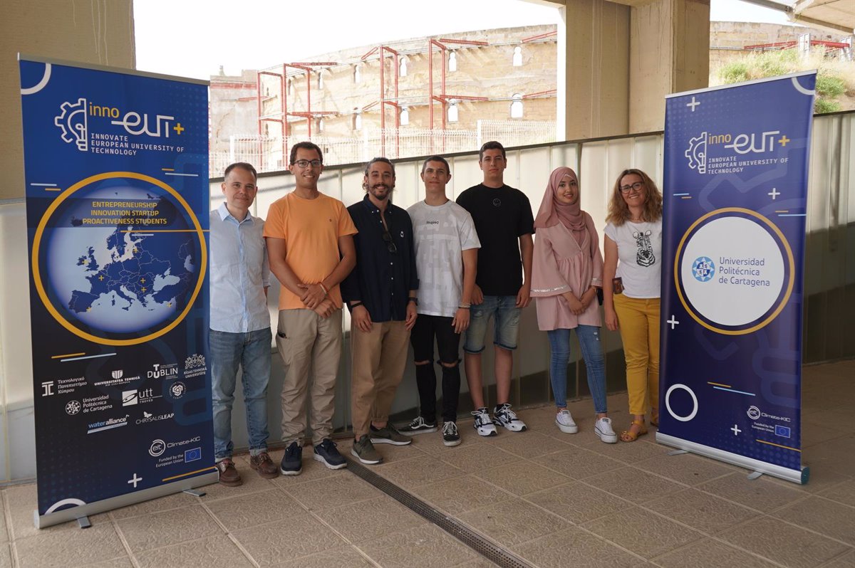 Cinco estudiantes emprendedores de la UPCT aceleran en Rumanía sus ideas de negocio con el proyecto  Inno-EUt+ 