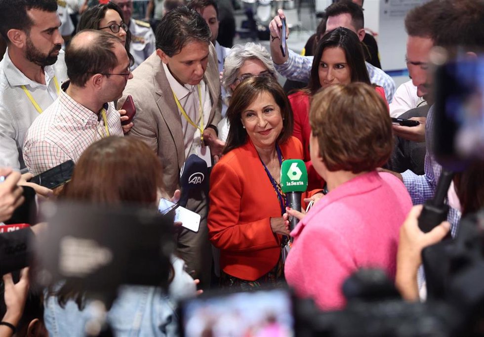 La ministra de Defensa, Margarita Robles, responde a los medios a su llegada a la primera jornada de la Cumbre de la OTAN 2022 en el Recinto Ferial IFEMA MADRID