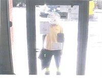 Tres detenidos por robar a punta de pistola 11.000 euros en una oficina de Correos de Bormujos (Sevilla)