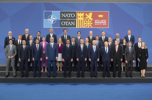 Fotografía de familia de los mandatarios minutos antes del comienzo de la Cumbre de la OTAN 2022 en el Recinto Ferial IFEMA MADRID, a 29 de junio de 2022, en Madrid (España). 