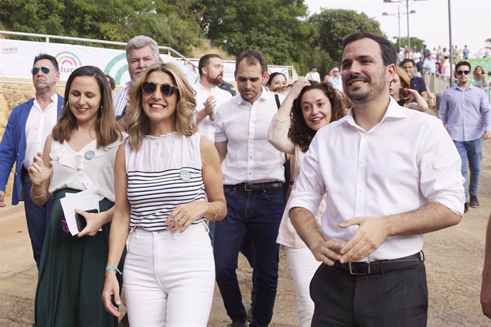 La vicepresidenta segunda del Gobierno, Yolanda Díaz, junto a el ministro de Consumo y coordinador federal de IU, Alberto Garzón, durante un acto electoral de la coalición Por Andalucía, a 14 de junio del 2022 en (Sevilla, Andalucía)