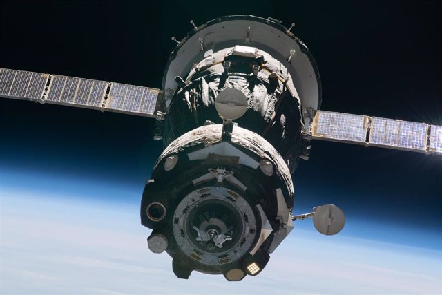 La nave espacial rusa Soyuz MS-18 se dirige a la Estación Espacial Internacional