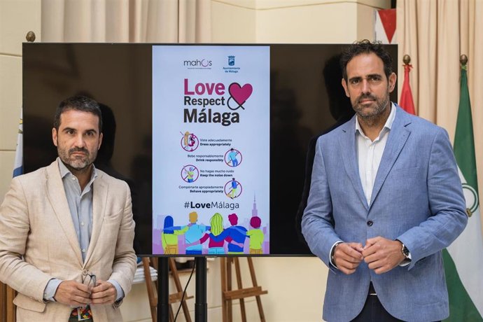 Jacobo Florido, concejal de Turismo del Ayuntamiento de Málaga; y el presidente de los hosteleros de Málaga, Javier Frutos.