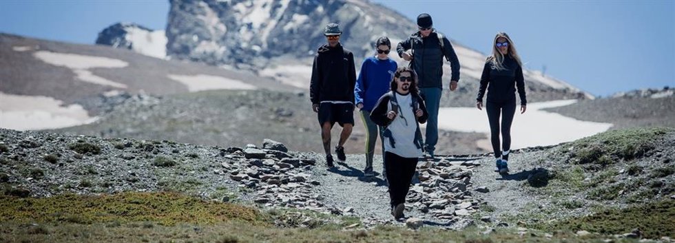 Ruta por Sierra Nevada en verano (archivo).