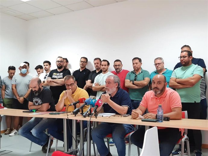 Representantes de UGT, CCOO, CSIF y USO del sector de ambulancias en rueda de prensa sobre negociación del convenio del sector