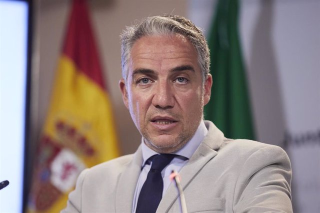 El consejero de Presidencia, Elías Bendodo, durante la rueda de prensa tras el Consejo de Gobierno de la Junta de Andalucía en el Palacio de San Telmo