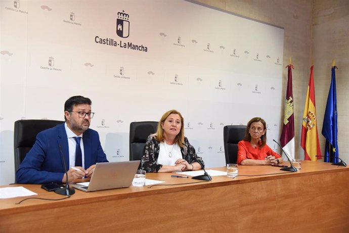 La consejera de Educación, Cultura y Deportes, Rosa Ana Rodríguez, realiza un balance sobre el desarrollo del curso escolar 2021/2022