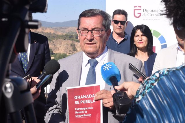 El presidente de la Diputación de Granada, José Entrena