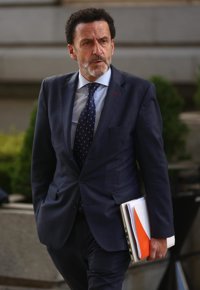 Ciudadanos ve "de traca" que, con 1.300 asesores, nadie avise a Sánchez del fallo de la bandera en la cumbre de la OTAN