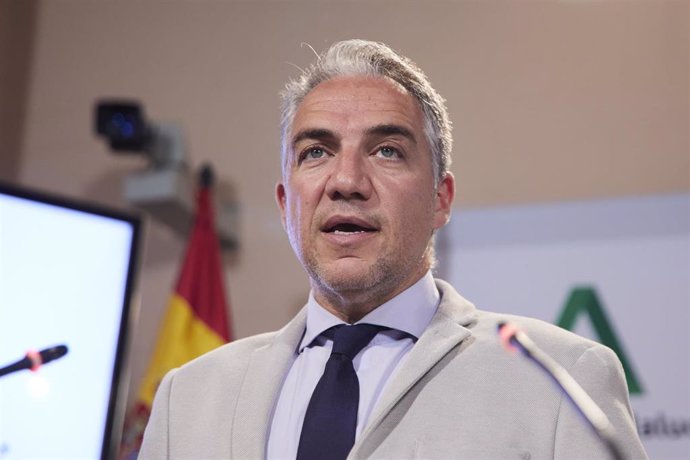 El consejero de Presidencia, Elías Bendodo, durante la rueda de prensa tras el Consejo de Gobierno de la Junta de Andalucía en el Palacio de San Telmo, a 29 de junio de 2022 en Sevilla (Andalucía, España)