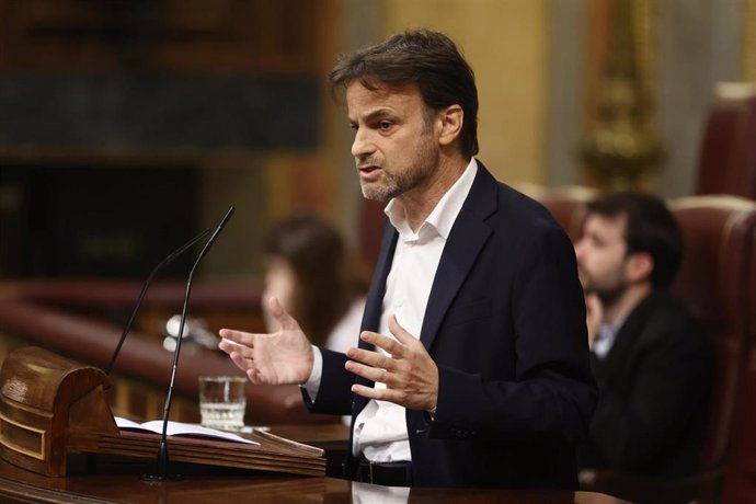 Archivo - El presidente del grupo confederal Unidas Podemos-En Comú Podem-Galicia en Común, Jaume Asens, interviene en una sesión plenaria en el Congreso de los Diputados, a 26 de mayo de 2022, en Madrid (España).