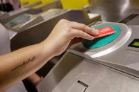 Madrid insiste en que la rebaja de un 30% de abonos transporte del Gobierno se plantea con "improvisación" y sin "rigor"