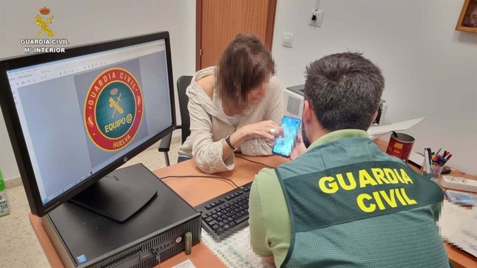 Agente de la Guardia Civil de Huelva del equipo especializado en Cibercrimen.