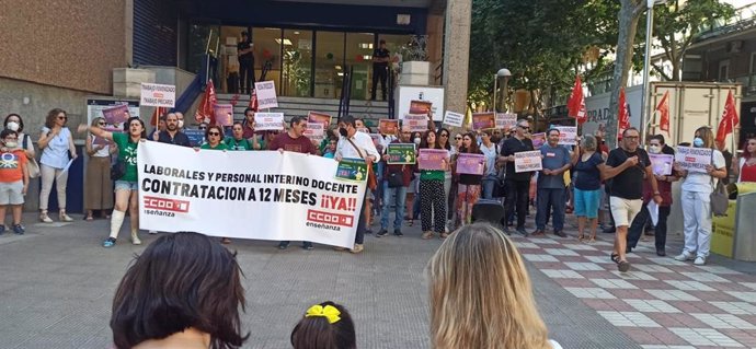 CCOO-Enseñanza se moviliza en toda la región para exigir el fin de la contratación precaria del personal laboral de la consejería de Educación