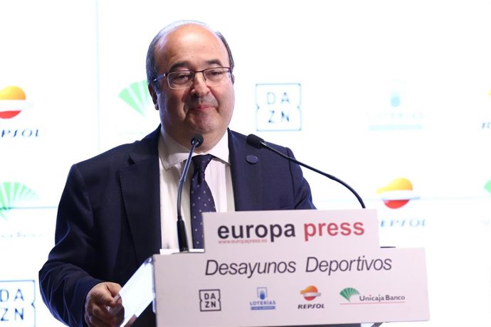 El ministro de Cultura y Deporte, Miquel Iceta, interviene en un desayuno deportivo de Europa Press, en el Auditorio Meeting Place, a 23 de junio de 2022, en Madrid (España).