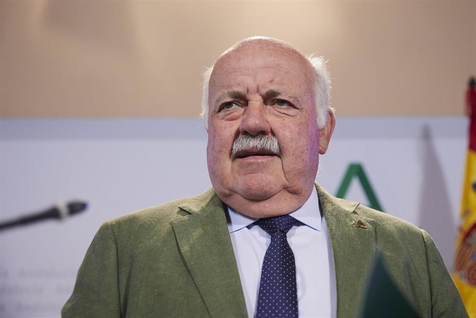 El consejero de Sanidad, Jesús Aguirre, durante la rueda de prensa tras el Consejo de Gobierno de la Junta de Andalucía 