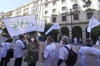 Médicos andaluces alertan de "guerra entre CCAA" para captar profesionales y la incapacidad del SAS para cubrir plazas