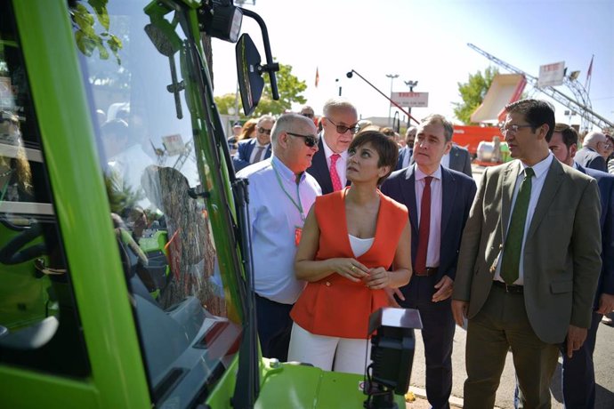 Isabel Rodríguez, en la inauguración de la feria agrícola Fercam de Manzanares