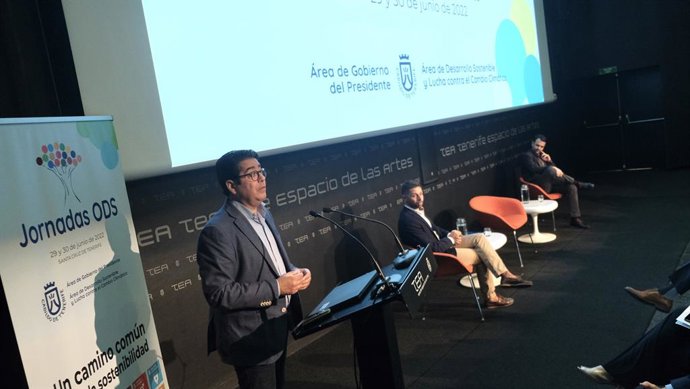 El presidente del Cabildo de Tenerife, Pedro Martín, en la inauguración de una jornada sobre los ODS