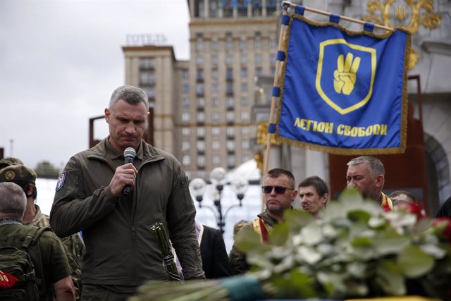 22 June 2022, Ukraine, Kyiv: Kyiv Mayor Vitali Klitschko attends a funeral at the Independence Square for the founder and leader of the "Legion of Freedom" and Commander of the Carpathian Sich Battalion Oleh Kutsyn who died during a combat with the Russia