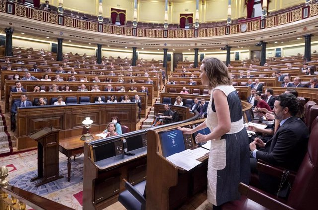 Archivo - La secretaria general del PP, Cuca Gamarra, interviene en una sesión plenaria, en el Congreso de los Diputados, a 18 de mayo de 2022, en Madrid (España). 