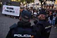 Un centenar de manifestantes lanzan consignas contra la OTAN y Zelenski en la protesta sin incidentes de Tirso de Molina